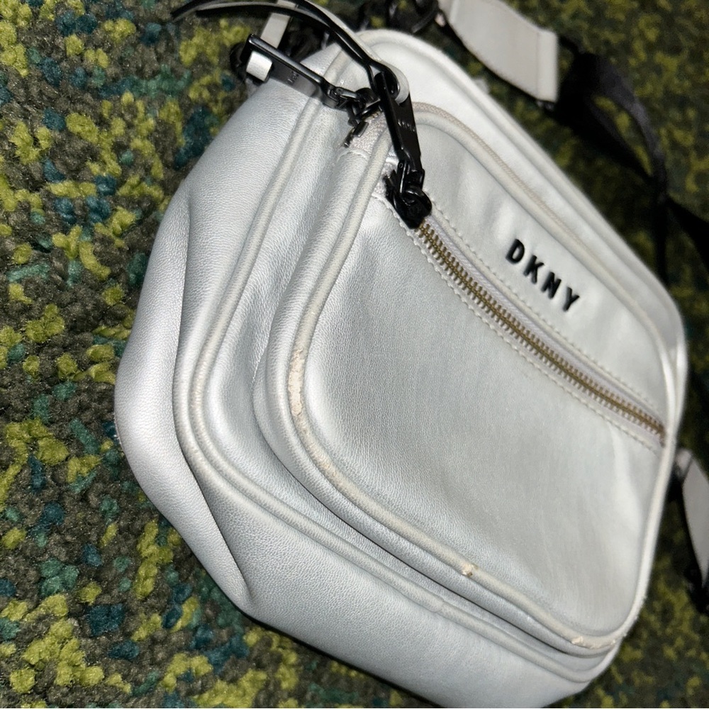 DKNY Abby Camera Shoulder Bag Handbag Silver Faux Leather - Picture 4 of 10